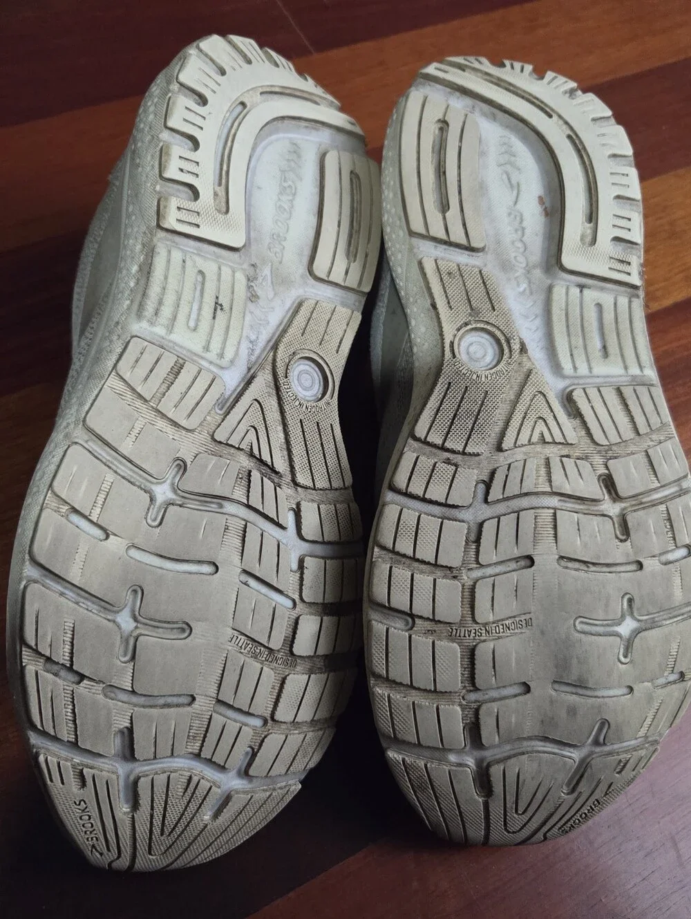 Brooks Ghost X Saturdays NYC, Women's 12 running shoes, Pristine/Gray/White